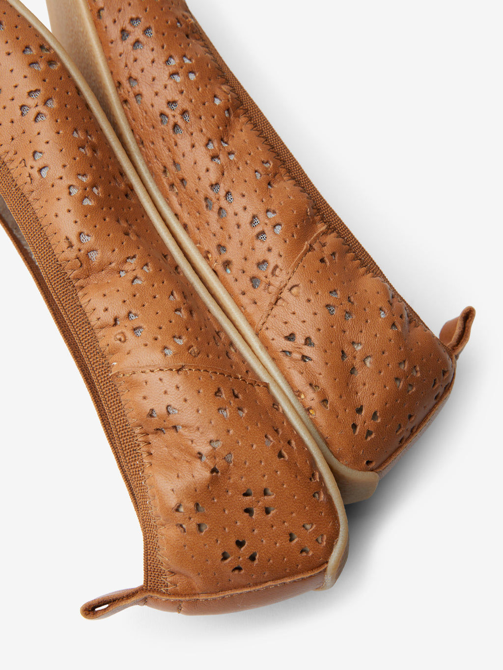 Brown die-cut ballerinas