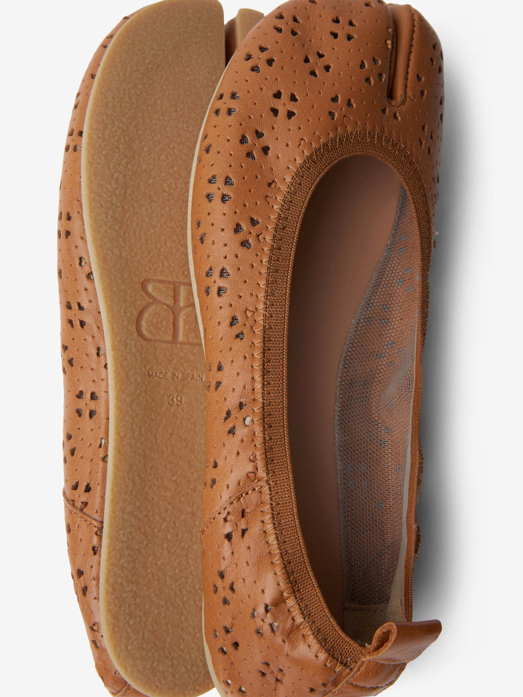 Brown die-cut ballerinas