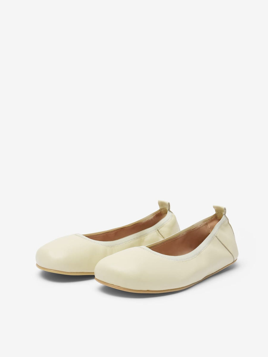 Bailarinas barefoot blancas