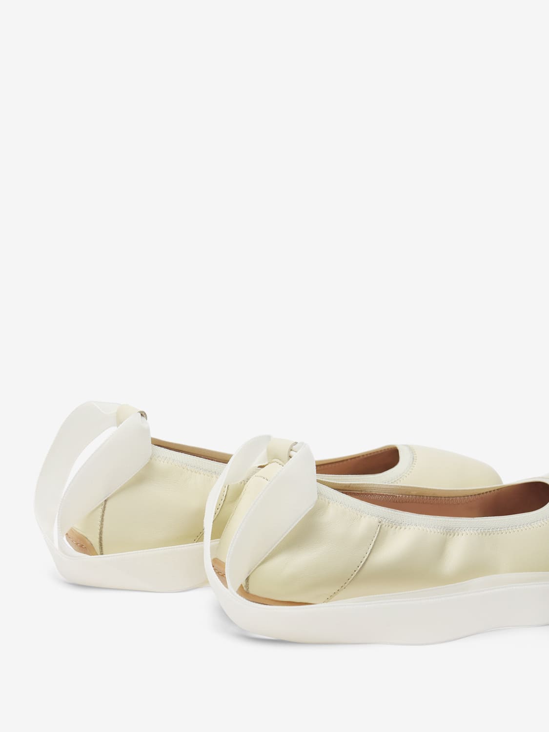 Bailarinas barefoot blancas