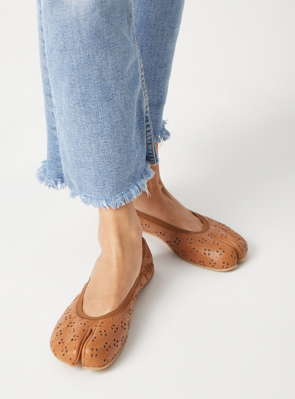 Brown die-cut ballerinas